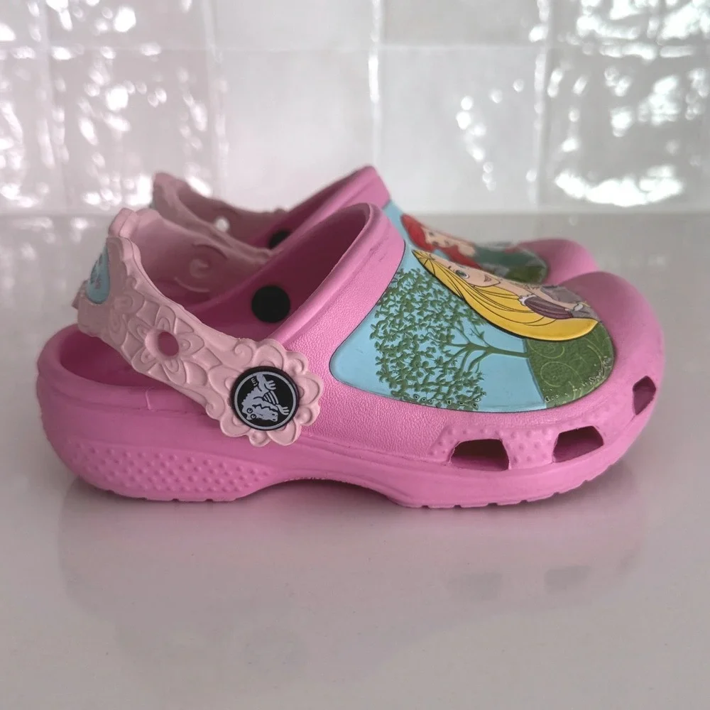 Crocs Disney Princess Clogs Girls Size 8/9 Pink Ariel Cinderella Rapunzel